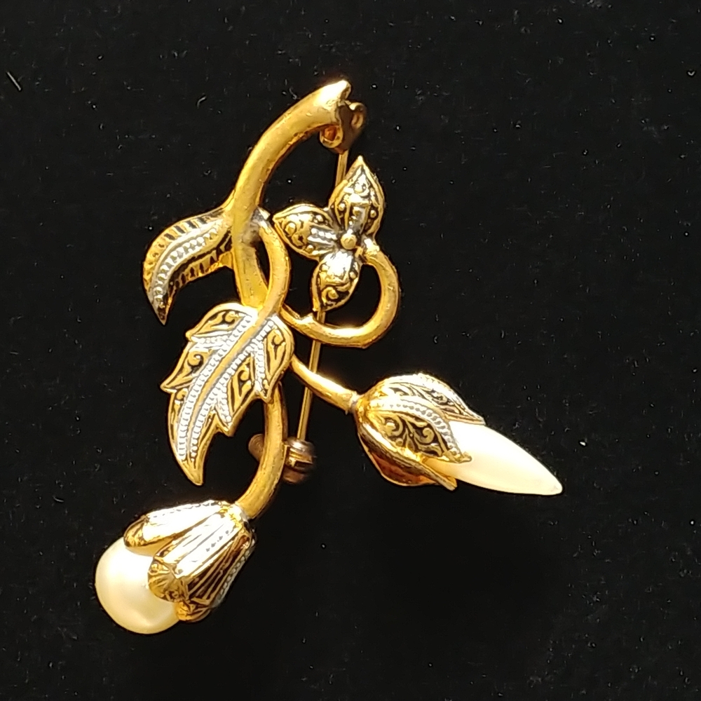 Gold and Cream Nature-Inspired Brooch with Sparkling Crystals